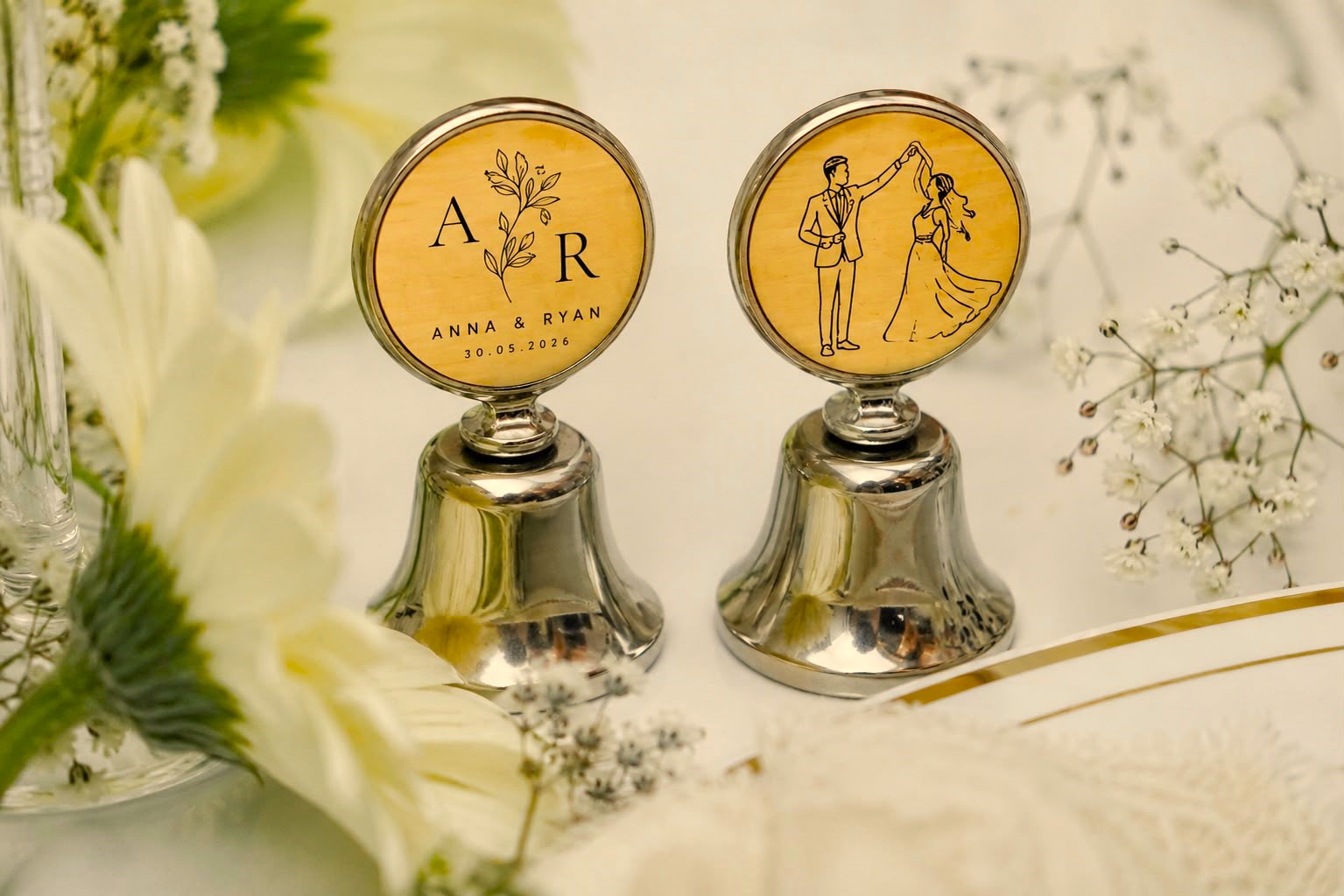 Campanas Personalizadas – Acabado Metálico Premium - 50 Piezas